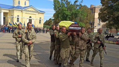 На Чернігівщині попрощалися з двома захисниками України