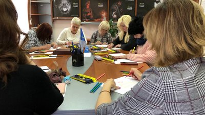 Крила підтримки. У Миколаєві дружини та матері військовополонених завершили курс психологічної допомоги Крила підтримки. У Миколаєві дружини та матері військовополонених завершили курс психологічної допомоги