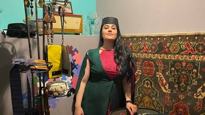 "Urba vastasınen halqımnıñ tarihını añlatam", — Qırımdan dizayncı qırımtatar nağışları aqqında "Urba vastasınen halqımnıñ tarihını añlatam", — Qırımdan dizayncı qırımtatar nağışları aqqında