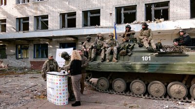 До Дня захисників та захисниць України у Чернігові погасили марки