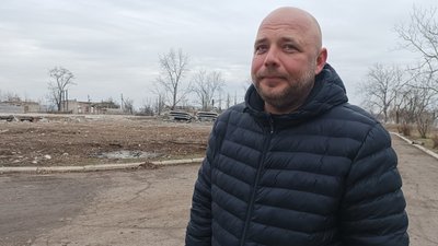 Голова благодійного фонду "Збережемо Україну, відродимо духовність" Іван Лутков. Голова благодійного фонду "Збережемо Україну, відродимо духовність" Іван Лутков.