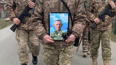 На Надвірнянщині поховали військового медика Василя Шебістого На Надвірнянщині поховали військового медика Василя Шебістого