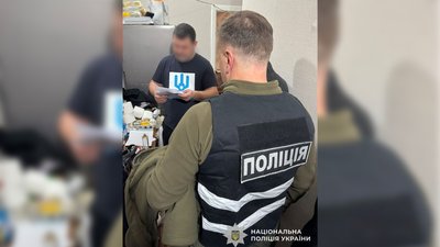 На Ніжинщині оголосили підозру депутату, який за 5 тис. доларів обіцяв вирішити питання