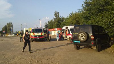 На покинутій АЗС у Херсоні чоловік впав у ємність - діставали рятувальники На покинутій АЗС у Херсоні чоловік впав у ємність - діставали рятувальники