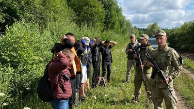 Прикордонники затримали прикарпатців, які намагалися втекти за кордон Прикордонники затримали прикарпатців, які намагалися втекти за кордон