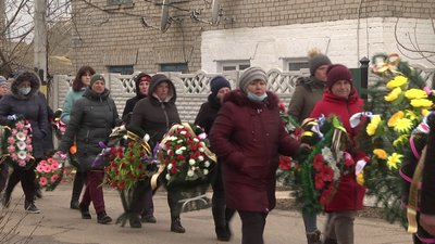 На Херсонщині попрощались з убитою 7-річною дівчинкою На Херсонщині попрощались з убитою 7-річною дівчинкою