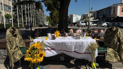 «Стіл памʼяті» загиблим захисникам України