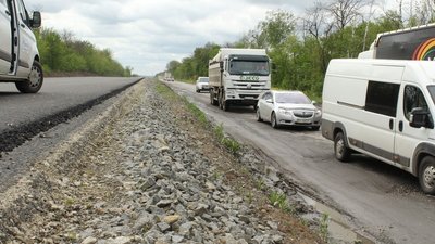 Після китайців: дорогу М-12 на Хмельниччині ремонтуватиме турецька компанія