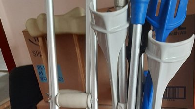 Допоміжні засоби для пересування: милиці, інвалідні візки, ходунки та палиці Допоміжні засоби для пересування: милиці, інвалідні візки, ходунки та палиці