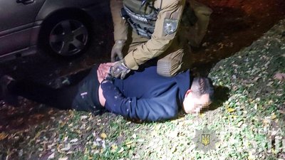 Озброєні напади та викрадання людей: у Миколаєві поліція затримала групу таксистів