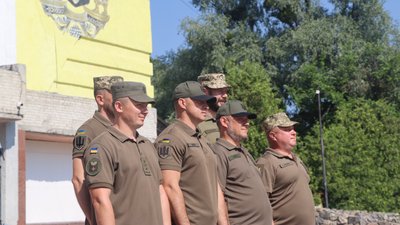 "Ми з вами творимо історію". Як Охтирці на Сумщині відзначили День Конституції