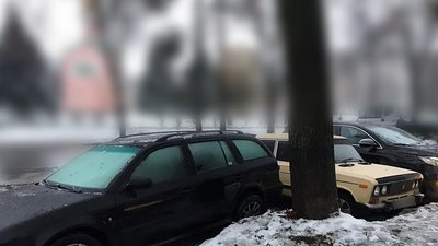 Пошкодив три автівки. На Сумщині п'яний водій врізався в три припаркованих авто — поліція Пошкодив три автівки. На Сумщині п'яний водій врізався в три припаркованих авто — поліція