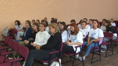 Проєкт "Школа миру": черкаських школярів вчать вирішувати конфлікти Проєкт "Школа миру": черкаських школярів вчать вирішувати конфлікти