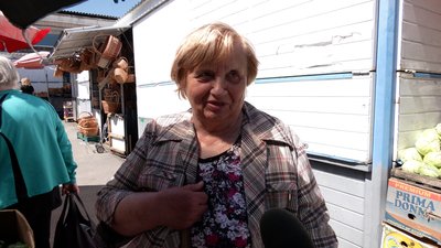 Херсонські помідори та полуниця з Греції: скільки коштують овочі та фрукти на ринку у Чернігові