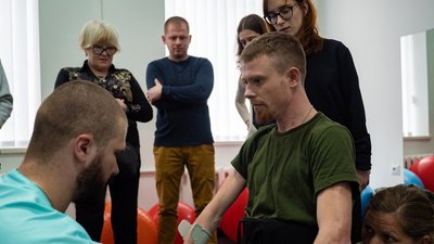 Фахівці зі США навчають українських колег протезування і реабілітації Фахівці зі США навчають українських колег протезування і реабілітації