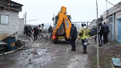 Розбите внаслідок російського удару скло