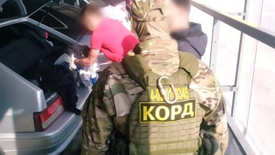Прикарпатські правоохоронці викрили подружжя, яке розповсюджувало наркотики Прикарпатські правоохоронці викрили подружжя, яке розповсюджувало наркотики