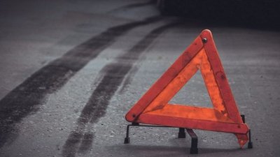 На Чернігівщині «ЗАЗ-Daewoo» врізався у дерево: водій загинув на місці