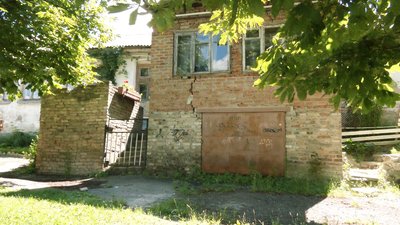 Ветхий фонд: у Луцьку завалюється аварійний будинок. Що кажуть у міськраді