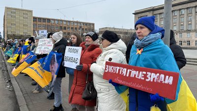 "Я вірю, що він прийде": у Черкасах відбулася акція на підтримку полонених і зниклих безвісти "Я вірю, що він прийде": у Черкасах відбулася акція на підтримку полонених і зниклих безвісти
