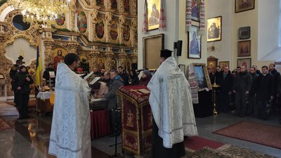 У Полтаві попрощалися із полеглим офіцером Нацгвардії Русланом Онікієнком