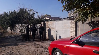 У Херсоні жителі приватного сектору посварились через собак У Херсоні жителі приватного сектору посварились через собак