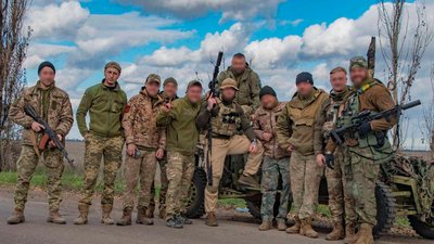 "Страх завжди є, але ми знаємо, за що боремося". Боєць з Прикарпаття Володимир Чолій "Страх завжди є, але ми знаємо, за що боремося". Боєць з Прикарпаття Володимир Чолій