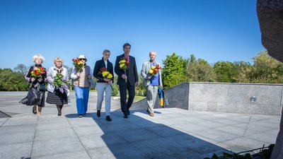 На Дніпропетровщині, на "Полі скорботи", вшанували пам'ять жертв політичних репресій