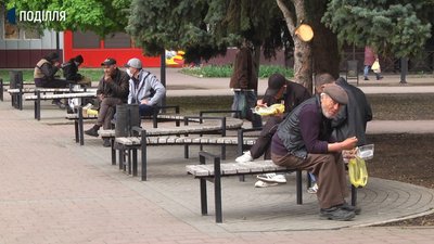 Хмельницькі волонтери організували обіди для безхатьків під час карантину