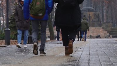 490 кубічних метрів солі й суміші розсипали на полтавські тротуари й дороги