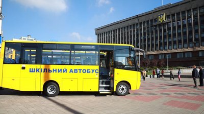 П'ять громад Запорізької області отримали нові шкільні автобуси