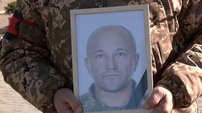 У Луцьку попрощалися з двома захисниками: Валерієм Семенюком та Анатолієм Мерчуком У Луцьку попрощалися з двома захисниками: Валерієм Семенюком та Анатолієм Мерчуком