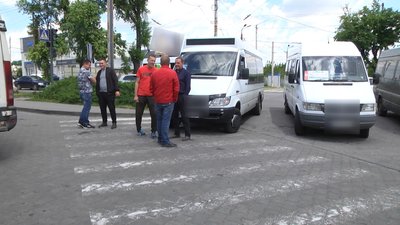 На Хмельниччині, через нестачу пального, зменшили кількість приміських маршрутів