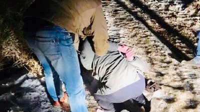 Двом прикарпатцям, які вимагали гроші, обрали запобіжний захід Двом прикарпатцям, які вимагали гроші, обрали запобіжний захід