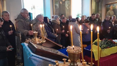 У Херсоні попрощались із загиблими на війні бійцями Володимиром Бабенком та Миколою Колесником У Херсоні попрощались із загиблими на війні бійцями Володимиром Бабенком та Миколою Колесником