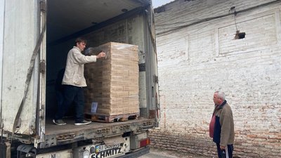 На деокуповані території Харківщини передали 4 вантажівки допомоги з Полтавщини На деокуповані території Харківщини передали 4 вантажівки допомоги з Полтавщини