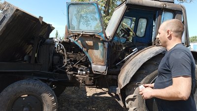 Трактор для розмінування поля на Миколаївщині Трактор для розмінування поля на Миколаївщині