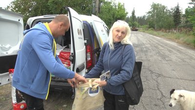 Жителі корм собаки безпритульні тварини волонтери допомога Святогірськ Донеччина Жителі корм собаки безпритульні тварини волонтери допомога Святогірськ Донеччина