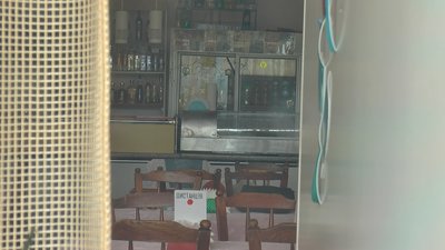 Мухи, прусаки та брудний посуд – у Полтаві зняли кухню піцерії