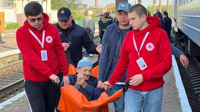 Понад 50 жителів Донеччини приїхали на Житомирщину черговим евакуаційним потягом Понад 50 жителів Донеччини приїхали на Житомирщину черговим евакуаційним потягом