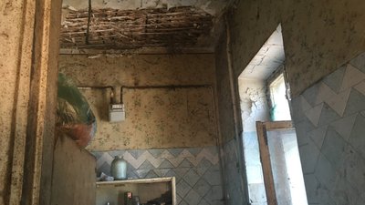 Вдруге за літо: у житловому будинку в Одесі знову обвалився дах