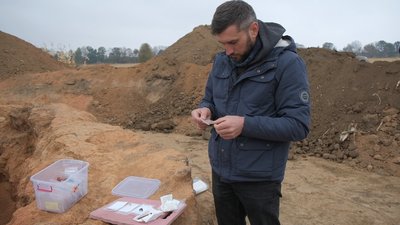 На Вінниччині проводять безкоштовні екскурсії на розкопки кургану На Вінниччині проводять безкоштовні екскурсії на розкопки кургану