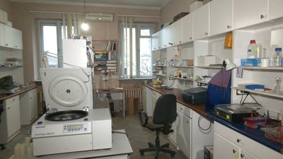 В Інституті працюють над знезаражувальними пов'язками для військових
