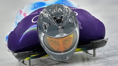 Владислав Гераскевич в особливому шоломі на тренуванні під час Олімпіади-2026