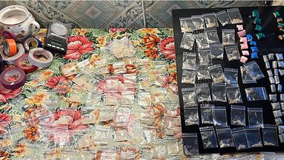 У Запоріжжі затримали двох чоловіків, які зберігали зброї та наркотиків на 2 млн грн