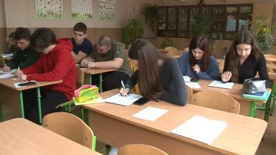 Учні з всієї України навчатимуться за підручником черкаської вчительки Учні з всієї України навчатимуться за підручником черкаської вчительки