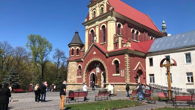 У Львові освячують великодні кошики під час карантину