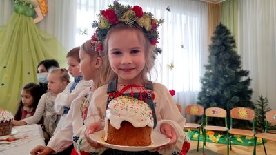 У Тернопільському дитсадку зібрали військовим великодні гостинці У Тернопільському дитсадку зібрали військовим великодні гостинці