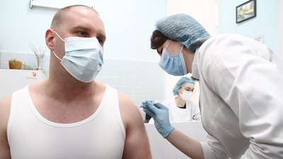 «Почуваюся добре»: голова Полтавської ОДА вакцинувався від коронавірусу