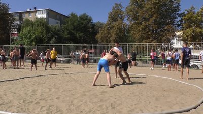 У Сумах відбувся відкритий чемпіонат міста з пляжної боротьби